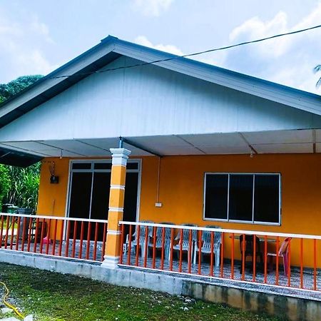 Mukut Coral Chalet Kampong Mukut Eksteriør billede