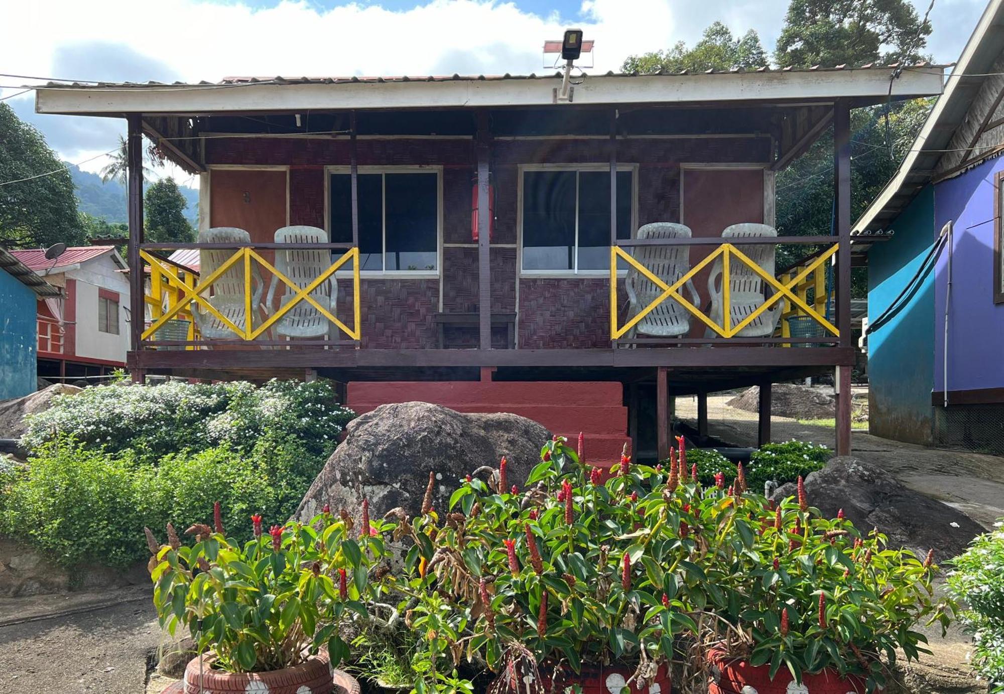 Mukut Coral Chalet Kampong Mukut Eksteriør billede