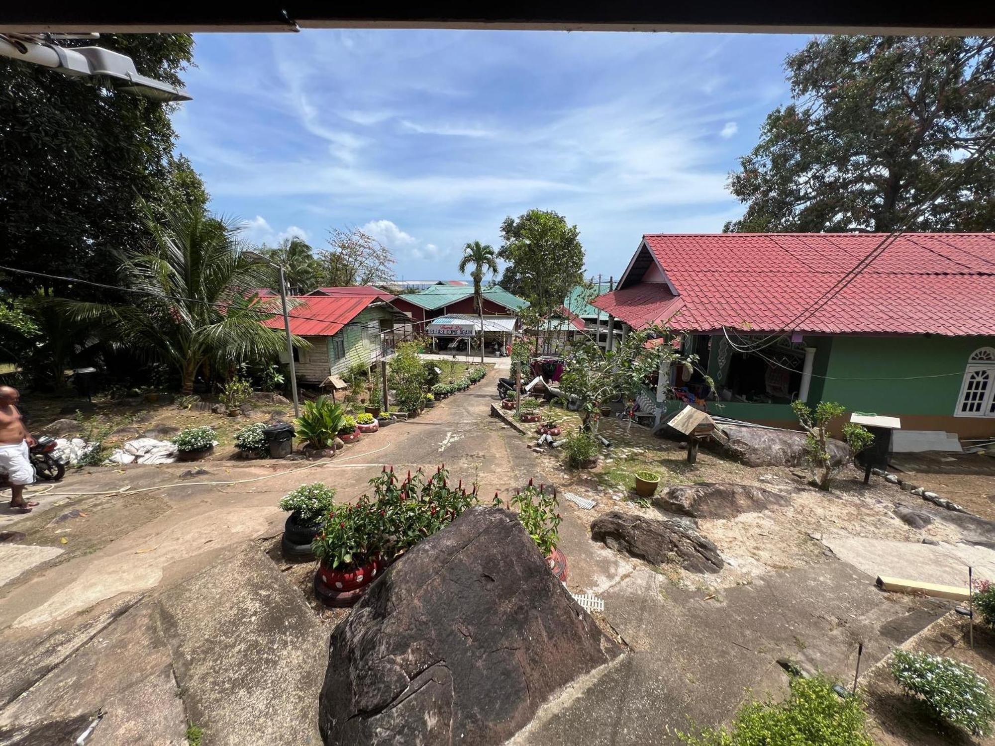 Mukut Coral Chalet Kampong Mukut Eksteriør billede